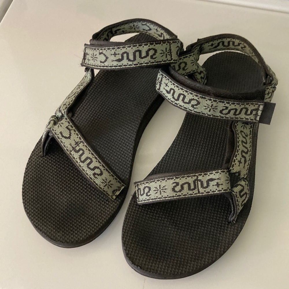 Teva women’s sandals size 9